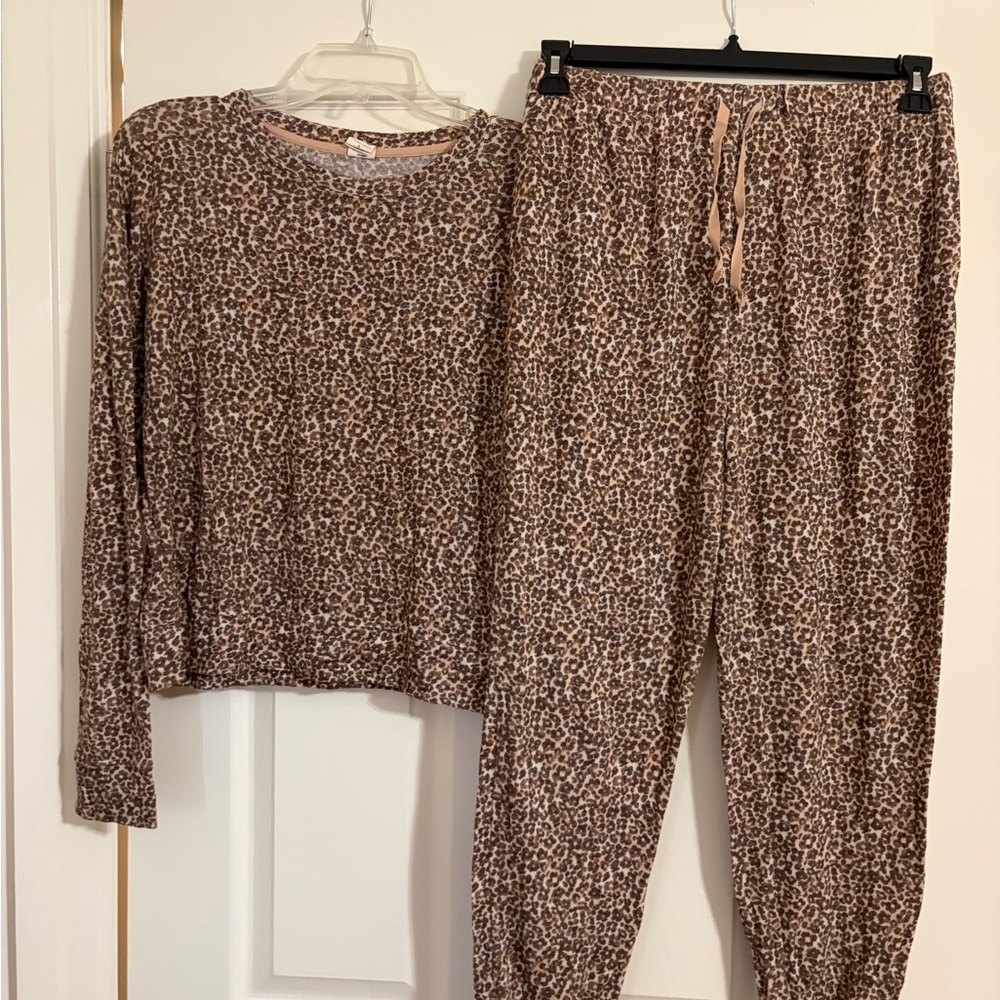 Jasmine & Ginger Animal Print Lounge Set